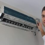 AC inverter sedang digunakan di kamar tidur modern