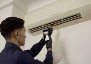 ilustrasi kesalahan umum penggunaan AC inverter yang boros listrik